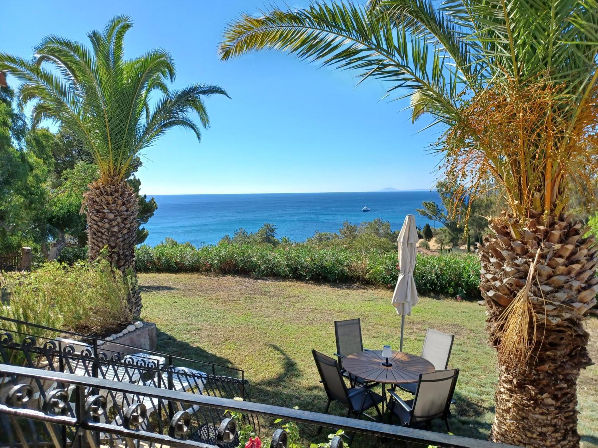 Nerissa Bungalow 2, Two Bedroom House With Sea View 斯巴达 外观 照片