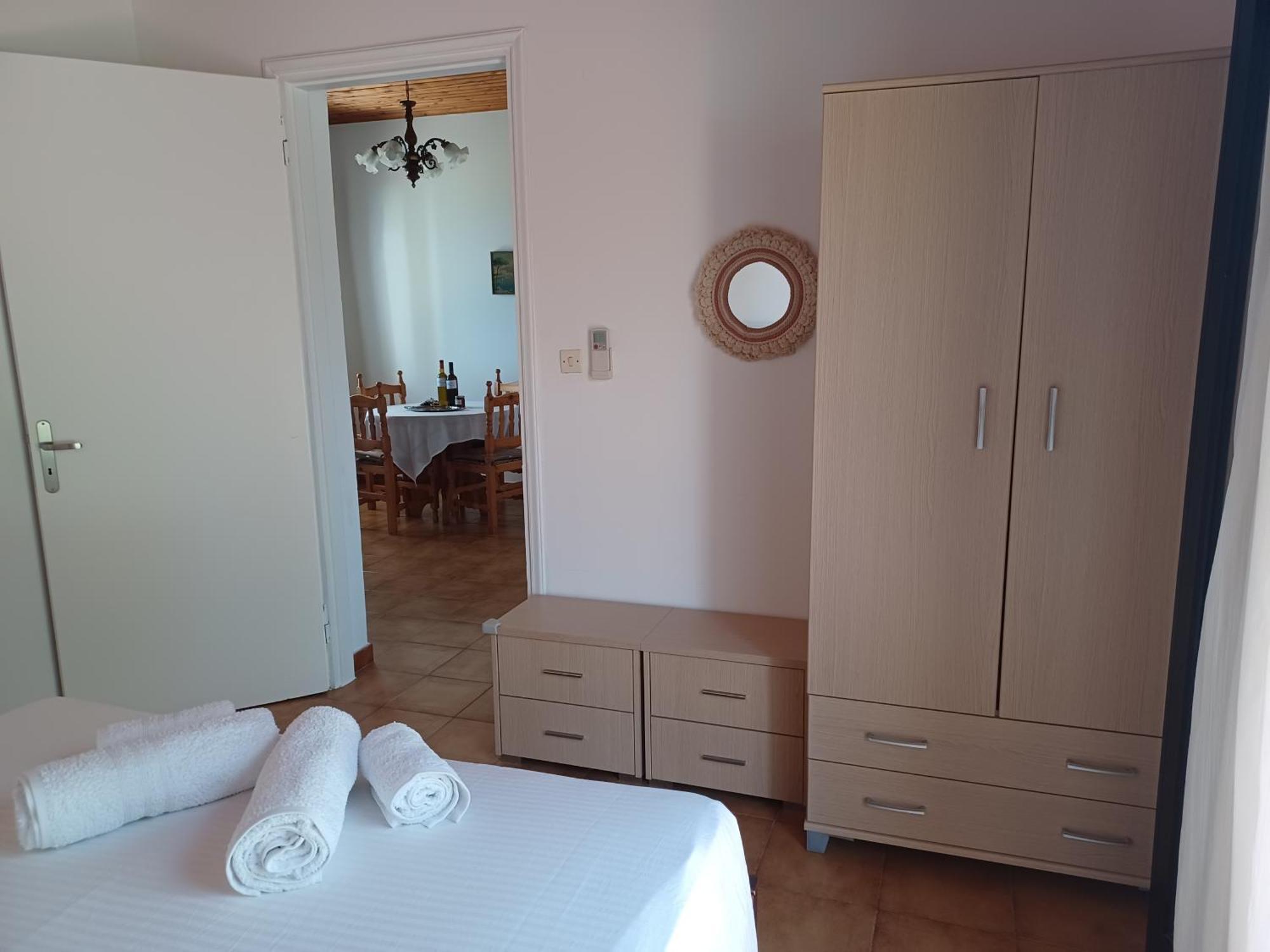 Nerissa Bungalow 2, Two Bedroom House With Sea View 斯巴达 外观 照片